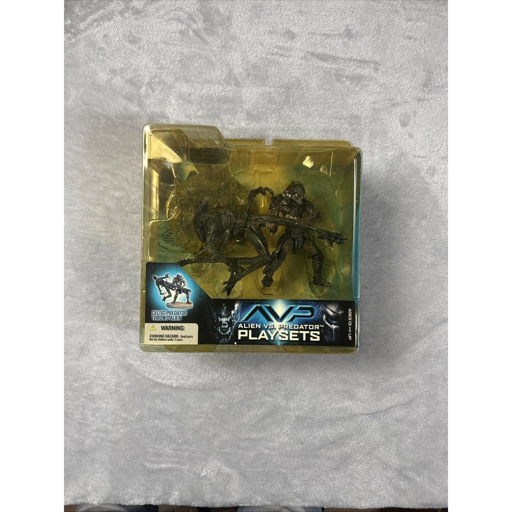 NIB Alien vs Predator AVP Playsets Alien Attacks Predator McFarlane